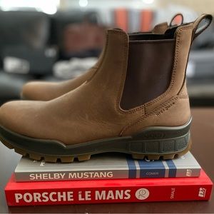 ECCO MEN'S TRACK 25 CHELSEA BOOT - Size US 10-10.5 (EU 44, UK 10)